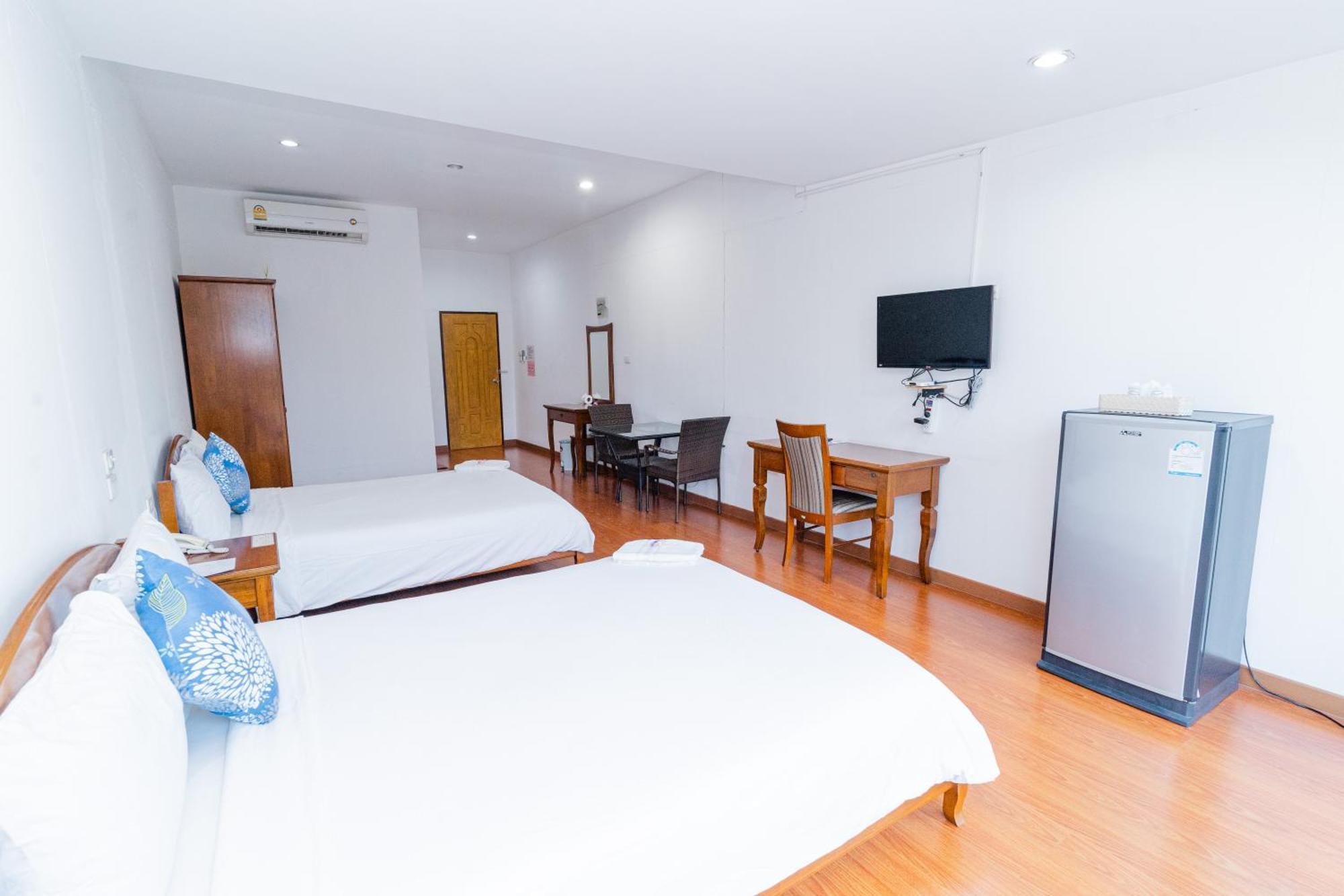 Baan Suan Khun Ta And Golf Resort Ubon Ratchathani Exterior photo