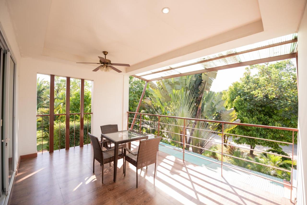 Baan Suan Khun Ta And Golf Resort Ubon Ratchathani Exterior photo